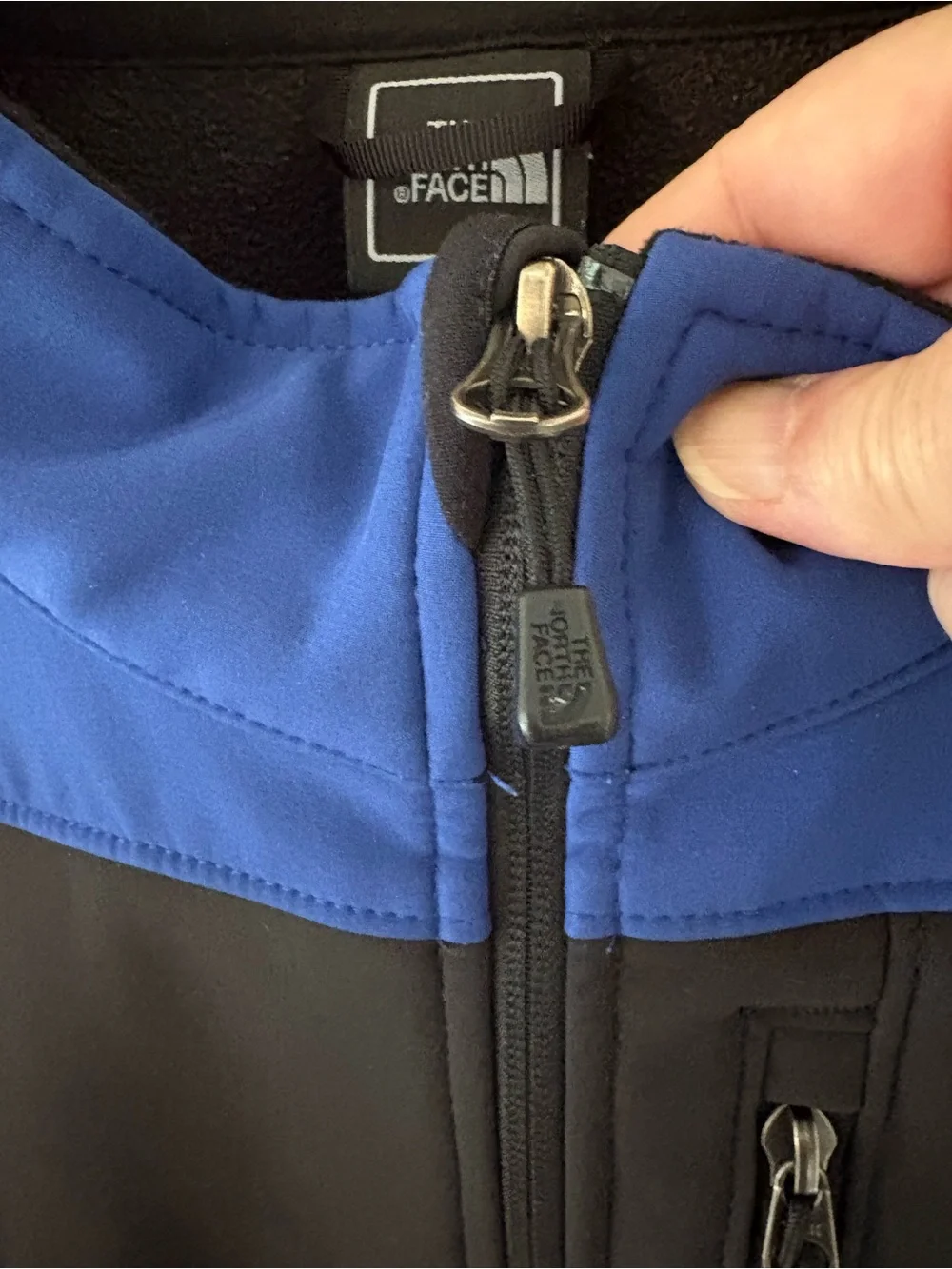 The North Face  Apex Bionic Softshell Jacket. Size Large.